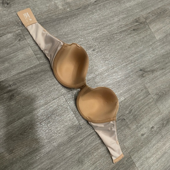 Gap Body everyday essentials multi way nude bra. Size 36D - Picture 4 of 5